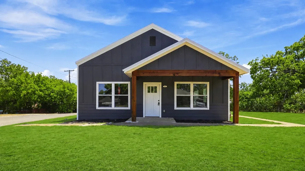 214 D STREET Whitesboro, TX 76273