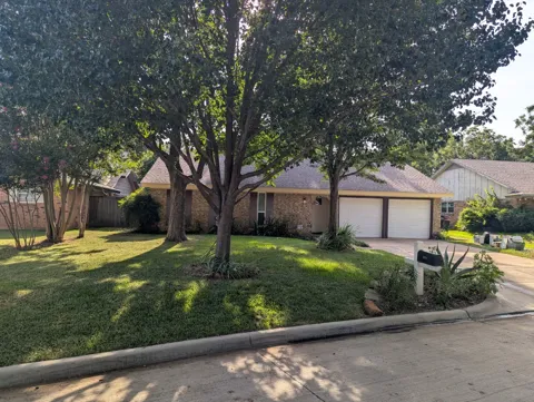 2908 Ashbury Drive