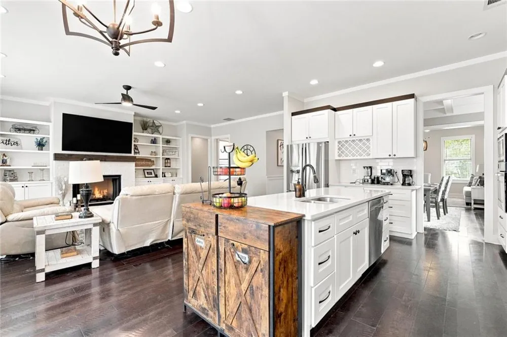 435 Cambria Lane SW Lilburn, GA 30047