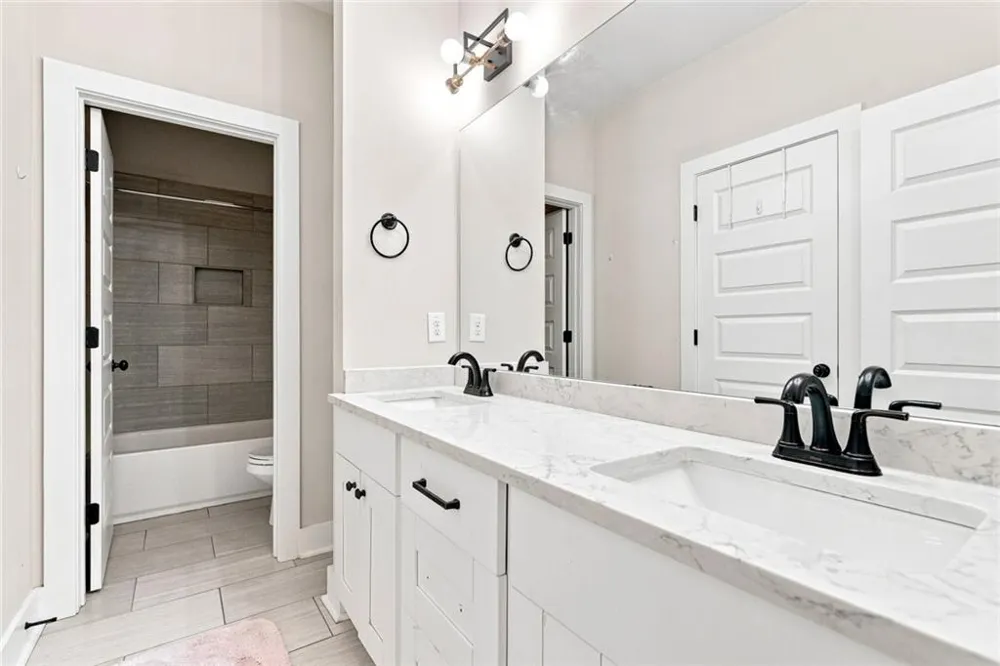 435 Cambria Lane SW Lilburn, GA 30047
