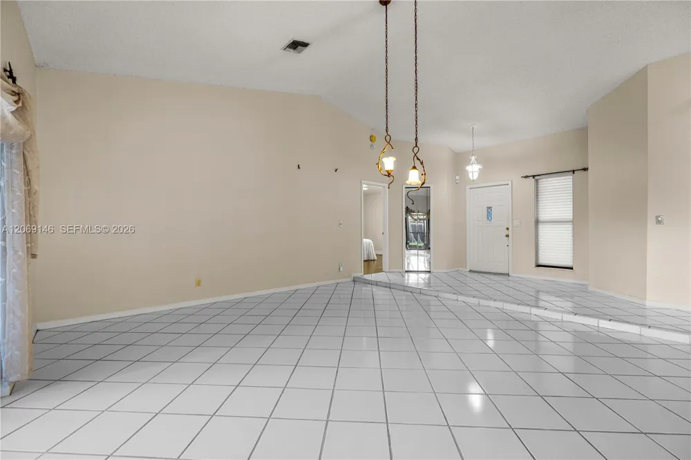 15821 Huntridge Rd Davie, FL 33331