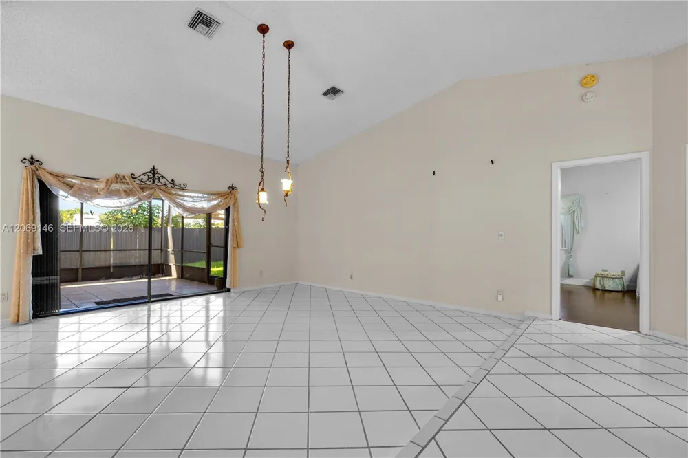 15821 Huntridge Rd Davie, FL 33331