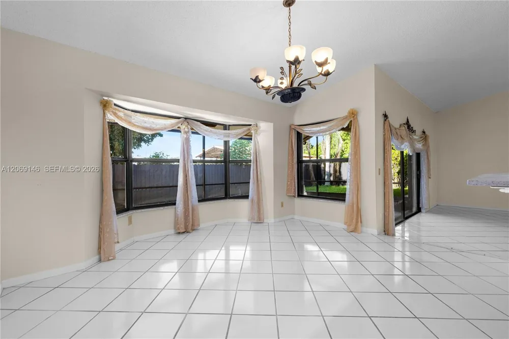 15821 Huntridge Rd Davie, FL 33331
