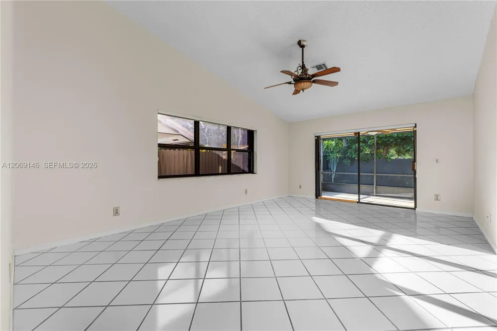 15821 Huntridge Rd Davie, FL 33331