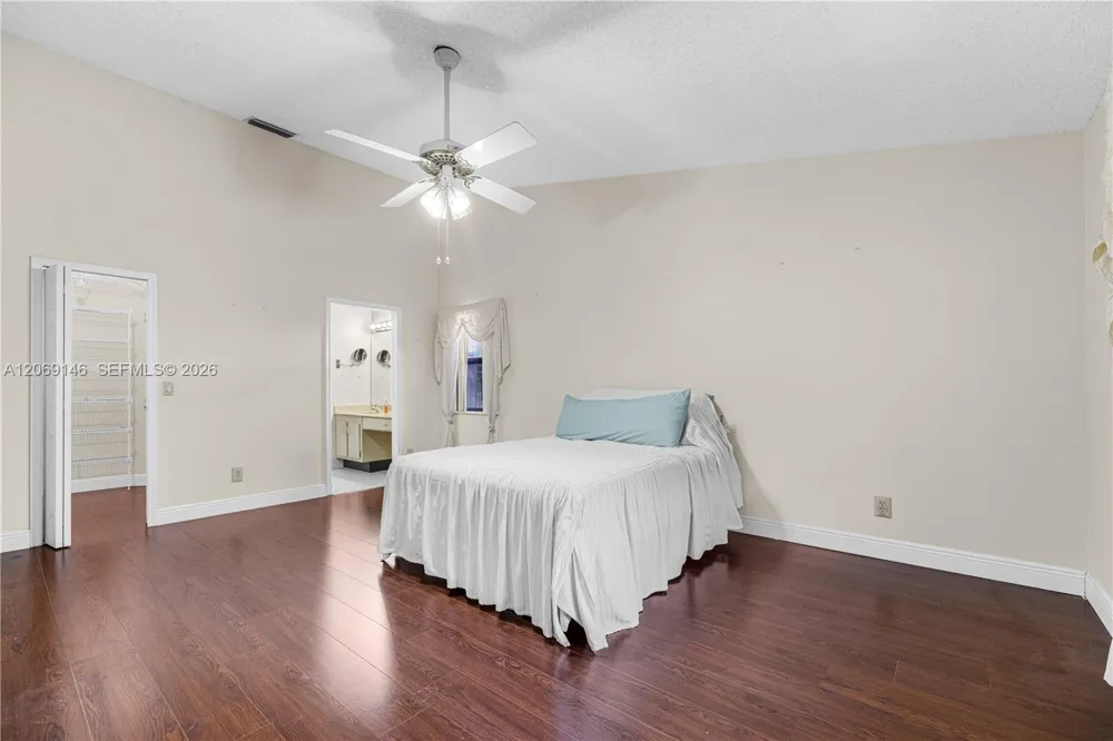 15821 Huntridge Rd Davie, FL 33331