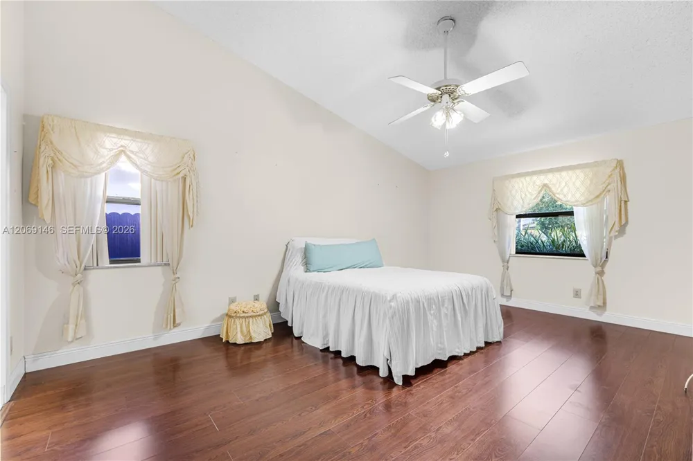 15821 Huntridge Rd Davie, FL 33331