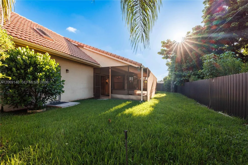 15821 Huntridge Rd Davie, FL 33331