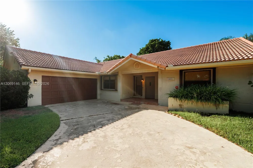 15821 Huntridge Rd Davie, FL 33331