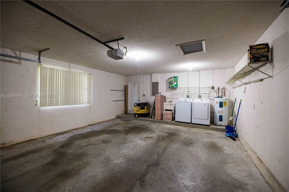 15821 Huntridge Rd Davie, FL 33331