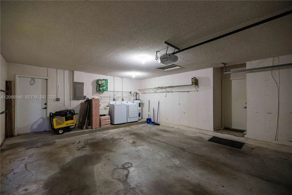 15821 Huntridge Rd Davie, FL 33331