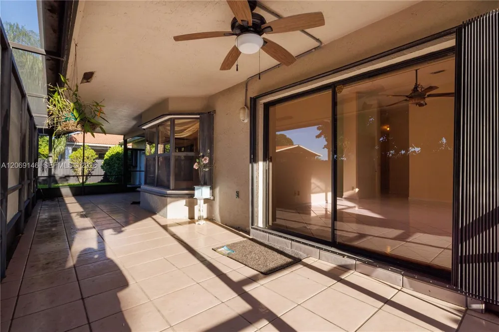 15821 Huntridge Rd Davie, FL 33331