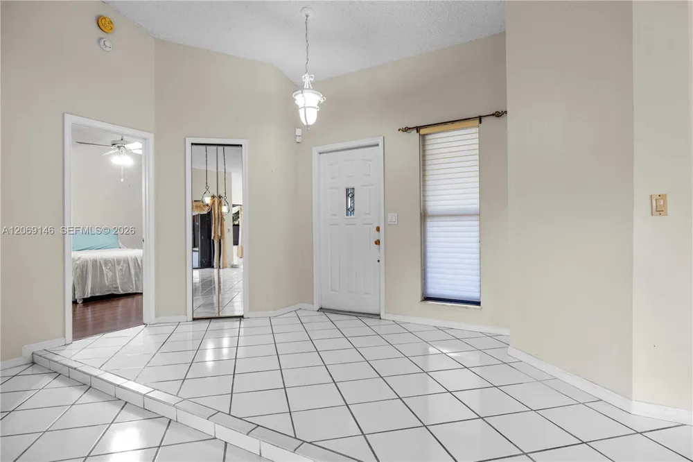 15821 Huntridge Rd Davie, FL 33331