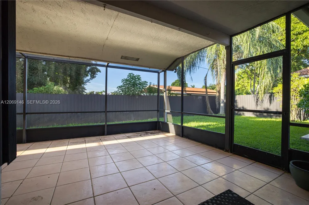 15821 Huntridge Rd Davie, FL 33331