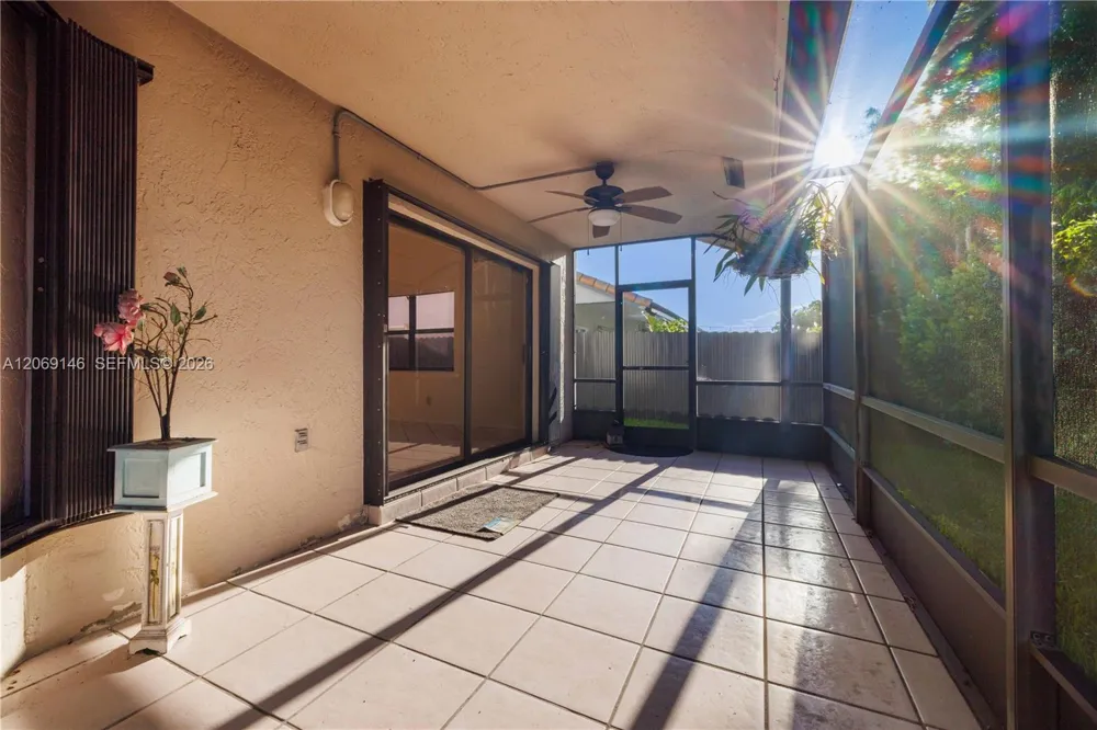 15821 Huntridge Rd Davie, FL 33331