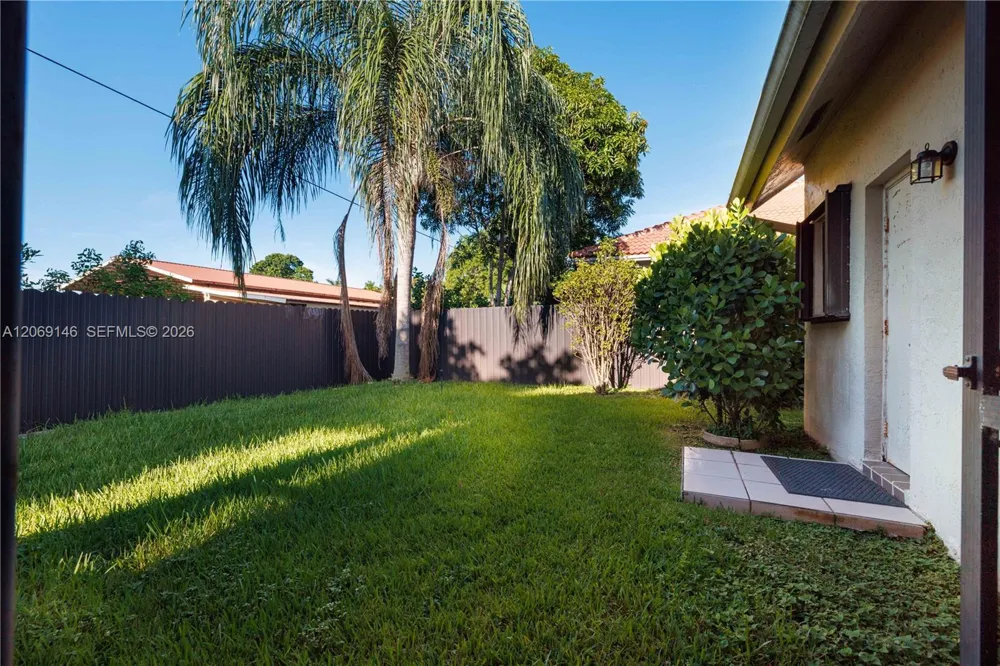 15821 Huntridge Rd Davie, FL 33331