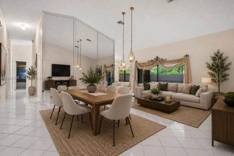 15821 Huntridge Rd Davie, FL 33331