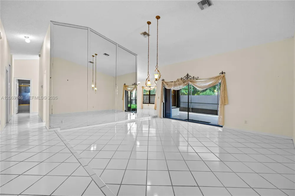 15821 Huntridge Rd Davie, FL 33331