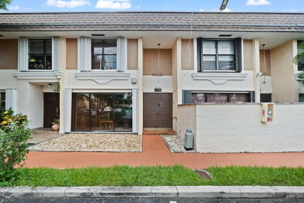 16470 NE 27TH PLACE #35 North Miami Beach, FL 33160