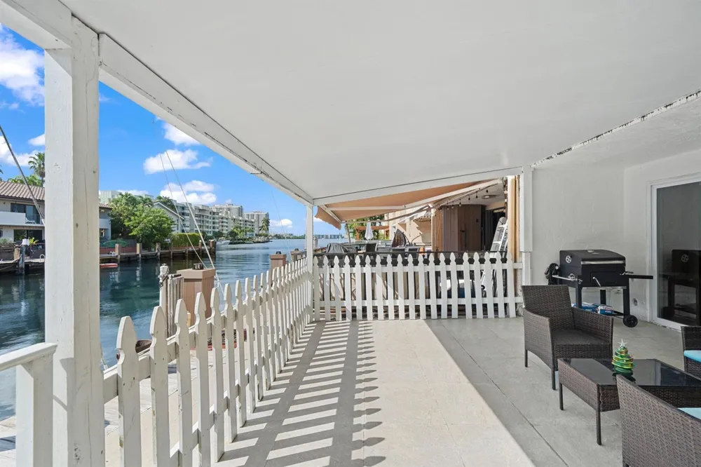 16470 NE 27TH PLACE #35 North Miami Beach, FL 33160