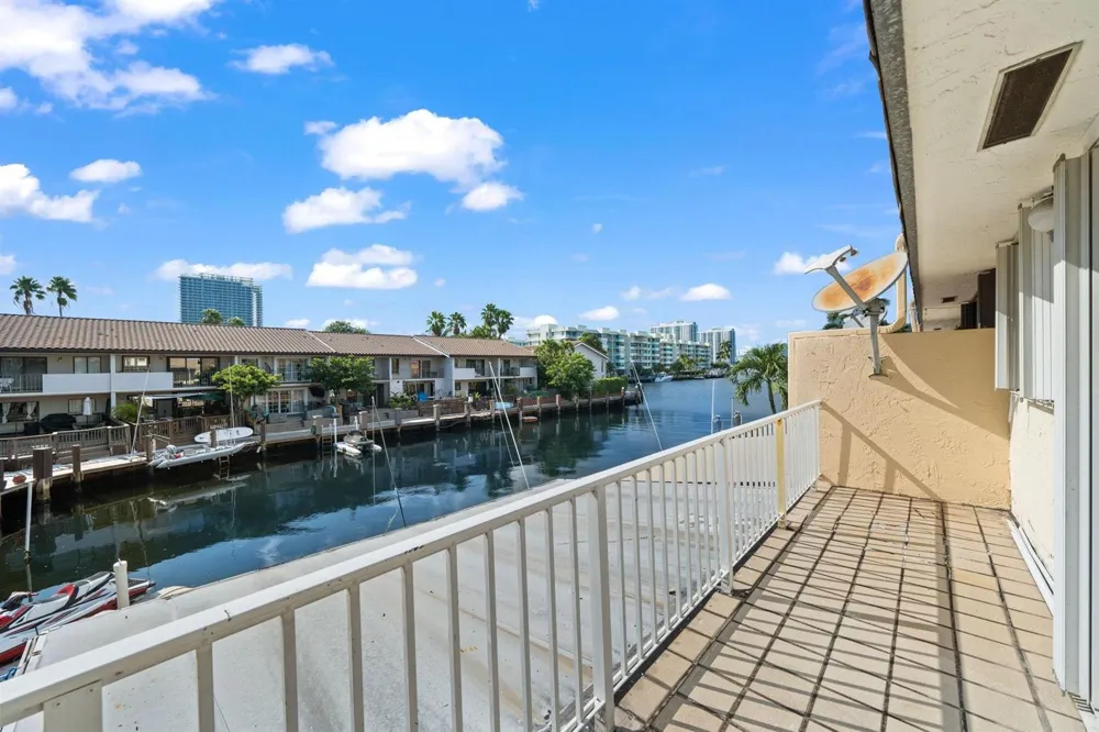 16470 NE 27TH PLACE #35 North Miami Beach, FL 33160