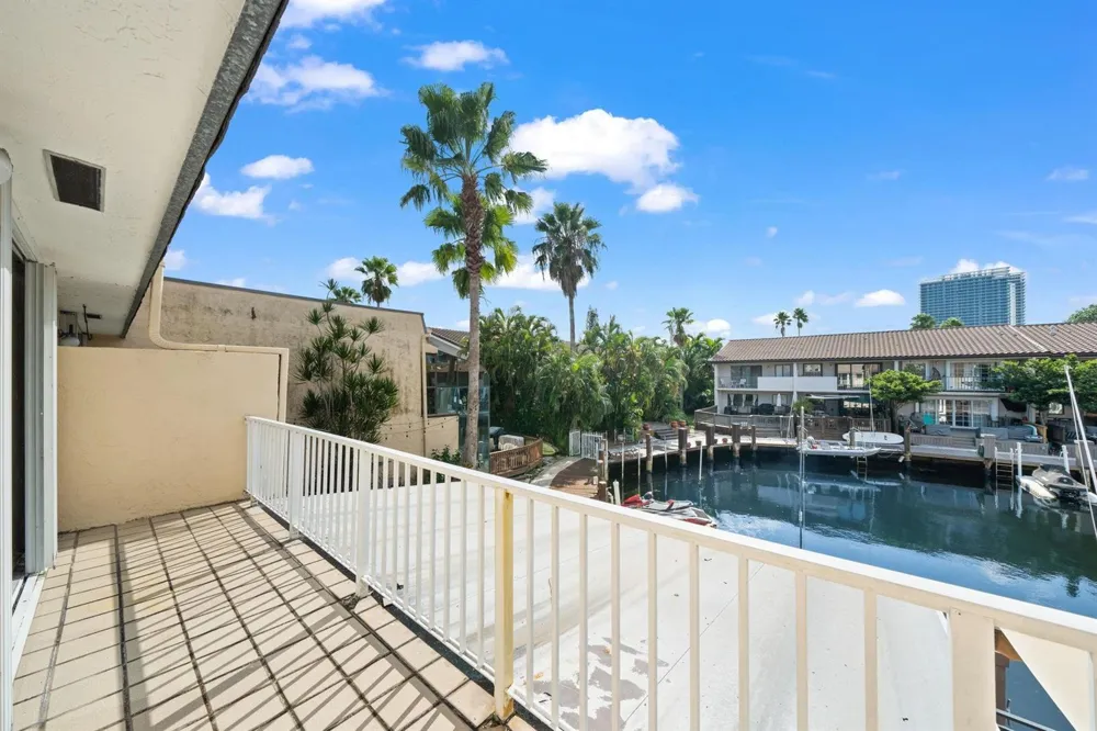 16470 NE 27TH PLACE #35 North Miami Beach, FL 33160
