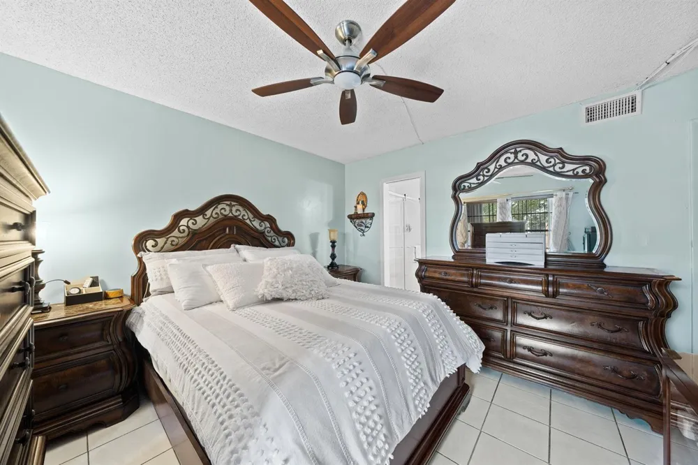 16470 NE 27TH PLACE #35 North Miami Beach, FL 33160