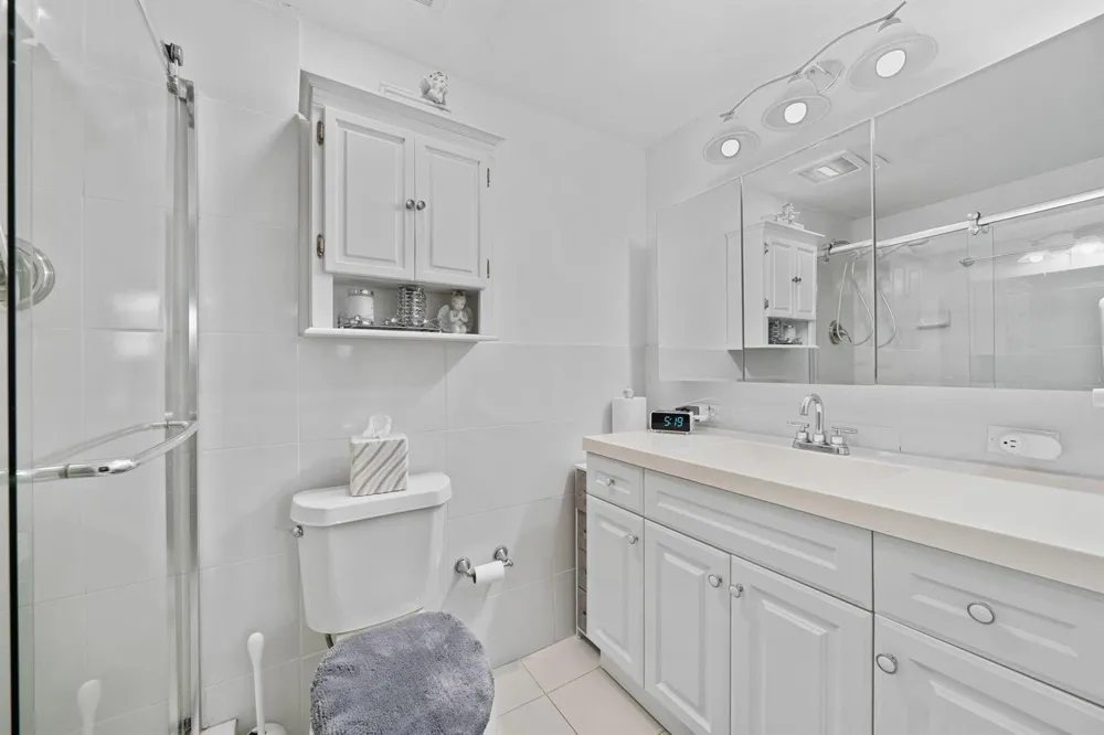 16470 NE 27TH PLACE #35 North Miami Beach, FL 33160