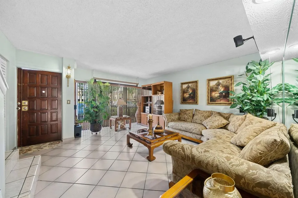 16470 NE 27TH PLACE #35 North Miami Beach, FL 33160