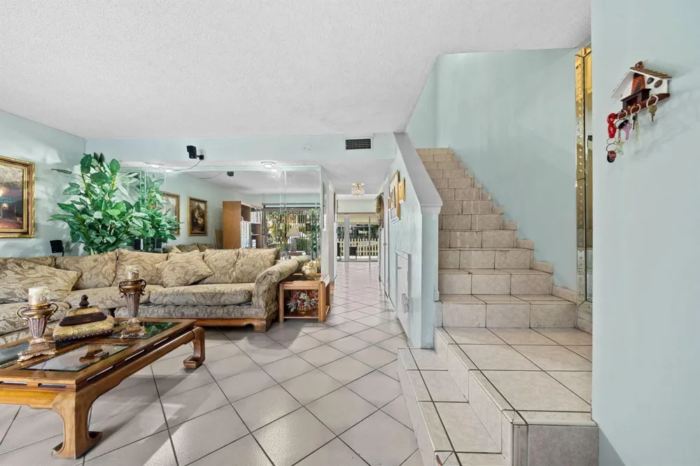 16470 NE 27TH PLACE #35 North Miami Beach, FL 33160