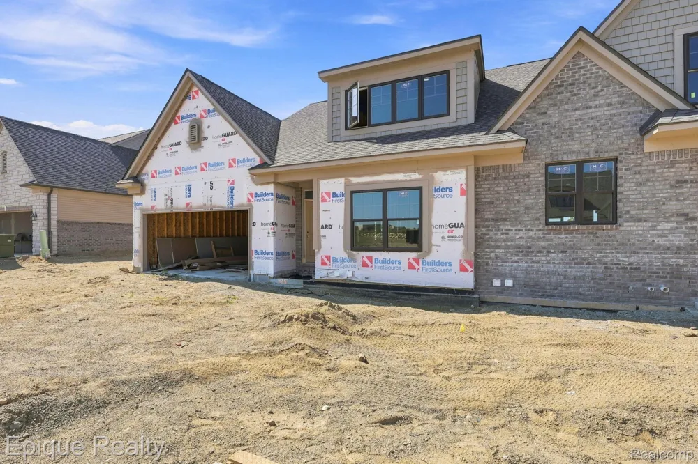 425 Cornerstone Drive #68 Oxford Charter Township, MI 48371