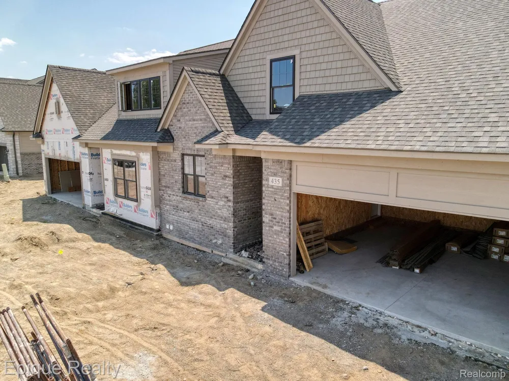 425 Cornerstone Drive #68 Oxford Charter Township, MI 48371
