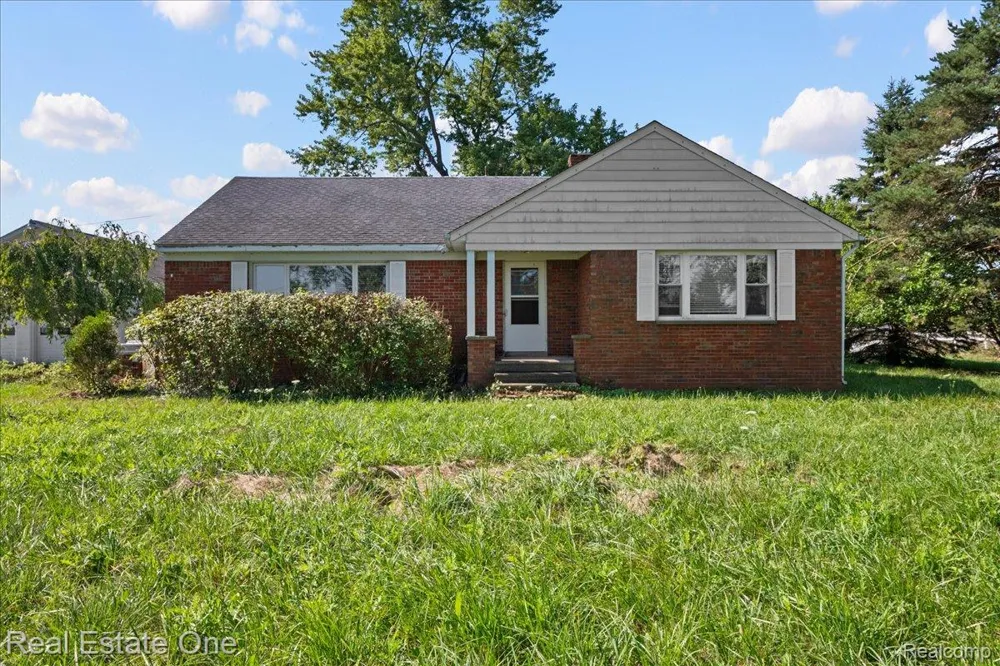 6277 Fred W Moore Highway China Township, MI 48054