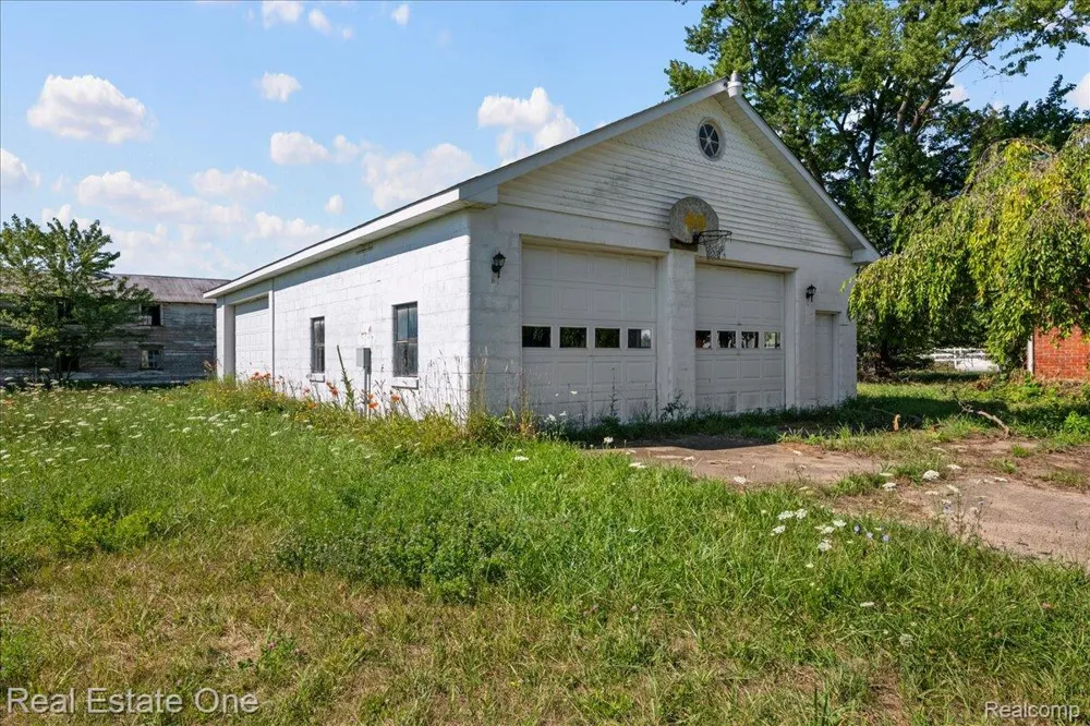 6277 Fred W Moore Highway China Township, MI 48054