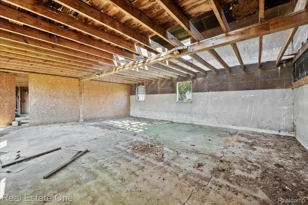 6277 Fred W Moore Highway China Township, MI 48054