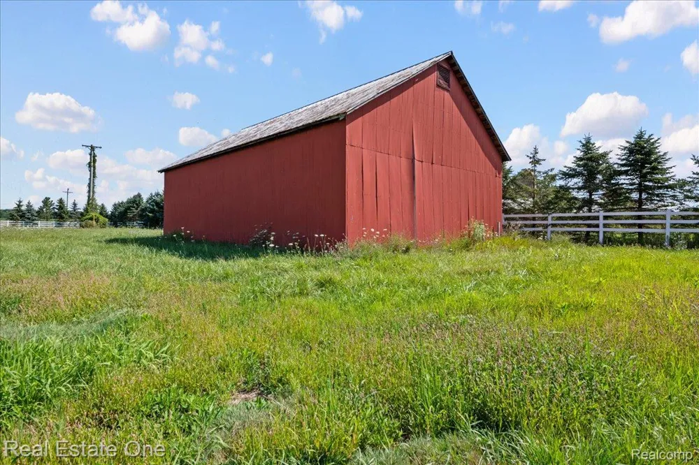 6277 Fred W Moore Highway China Township, MI 48054