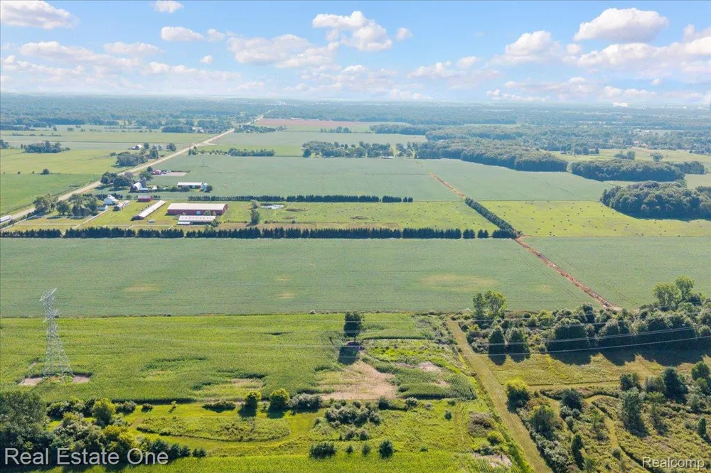 6277 Fred W Moore Highway China Township, MI 48054