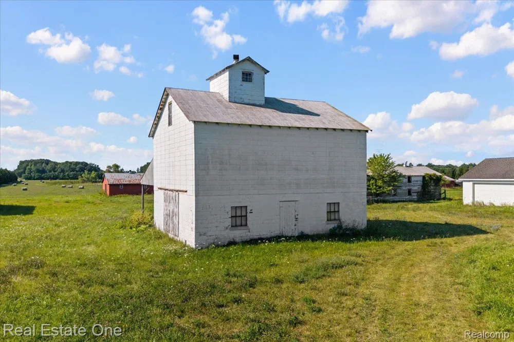 6277 Fred W Moore Highway China Township, MI 48054