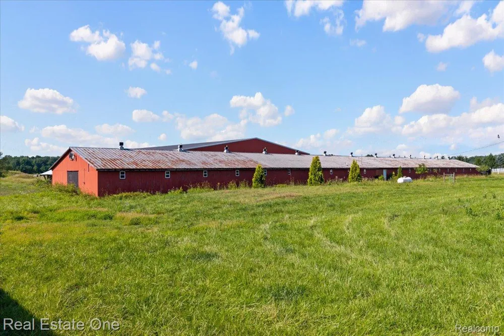6277 Fred W Moore Highway China Township, MI 48054