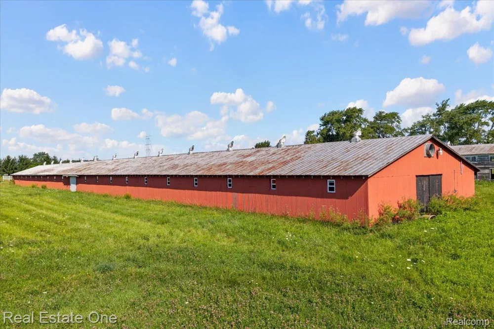 6277 Fred W Moore Highway China Township, MI 48054