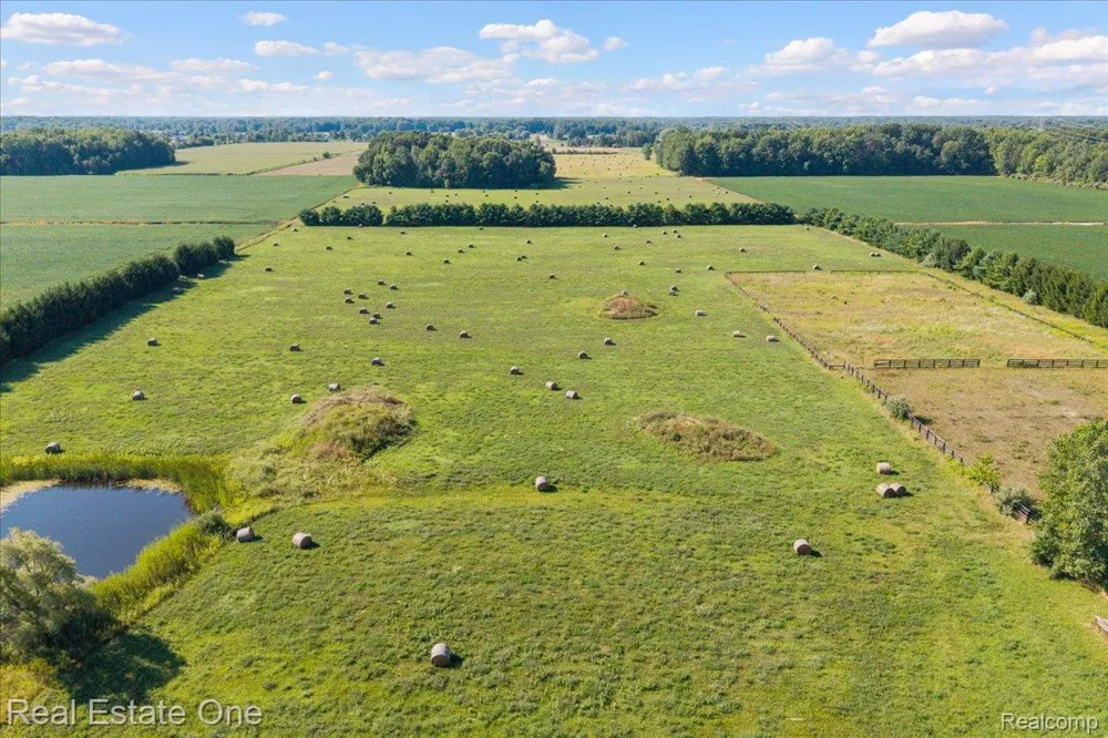 6277 Fred W Moore Highway China Township, MI 48054