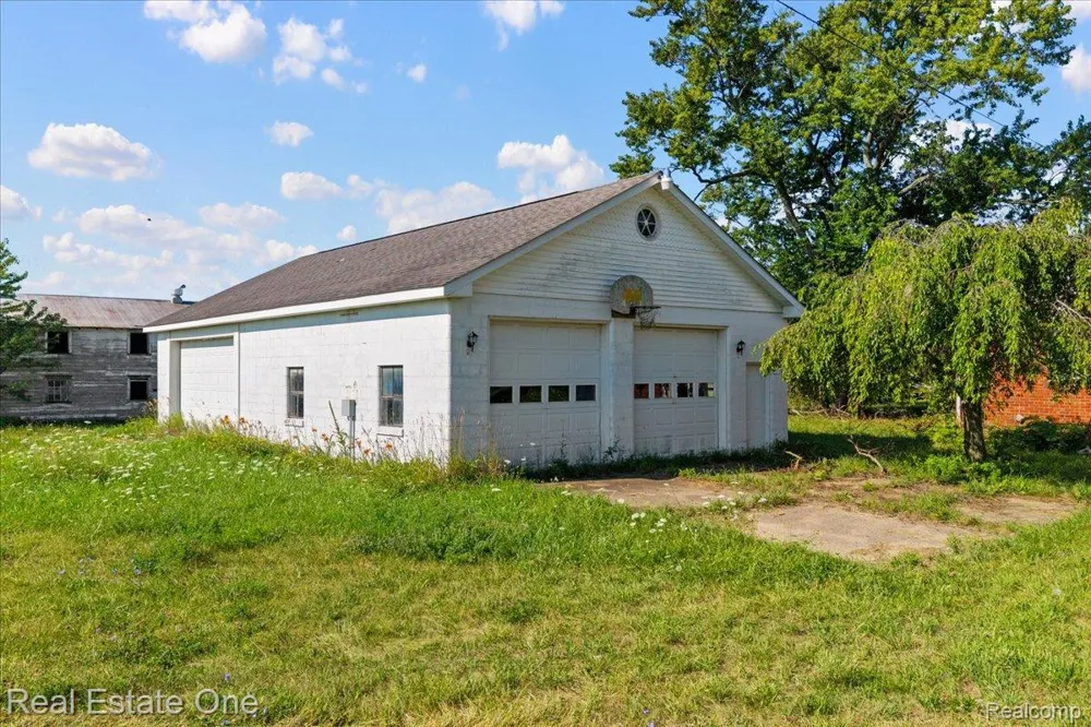 6277 Fred W Moore Highway China Township, MI 48054