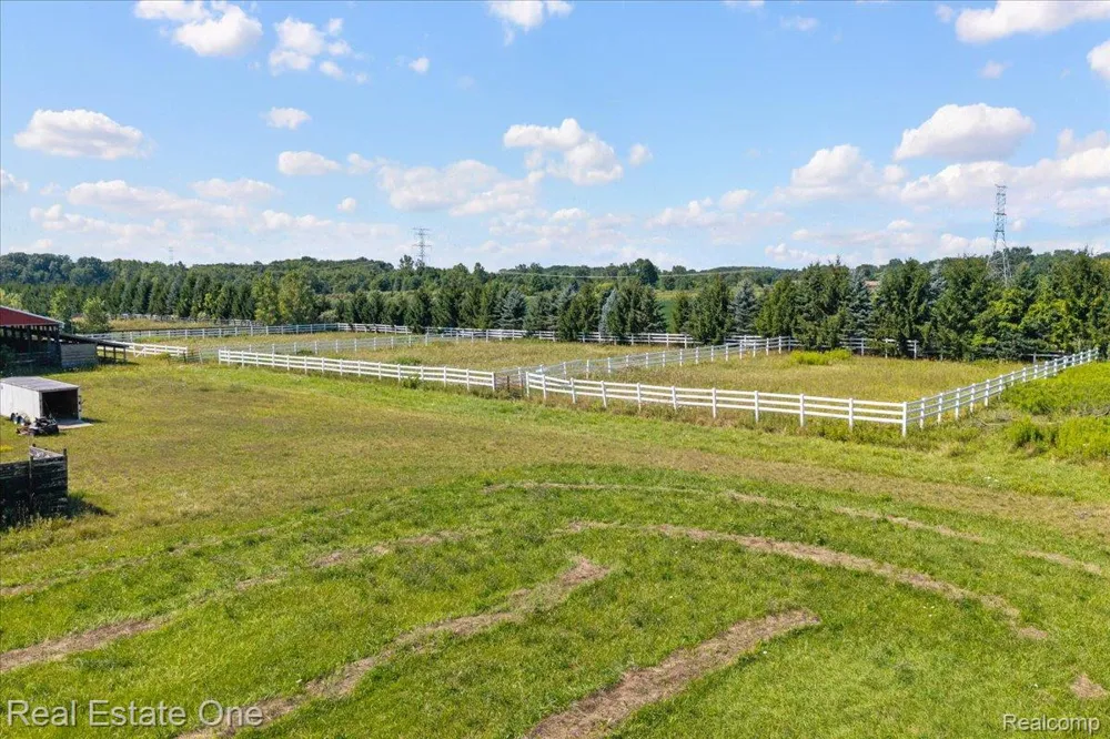 6277 Fred W Moore Highway China Township, MI 48054