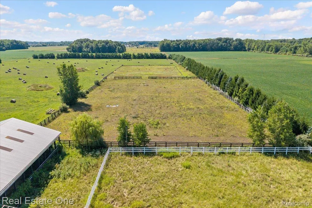 6277 Fred W Moore Highway China Township, MI 48054