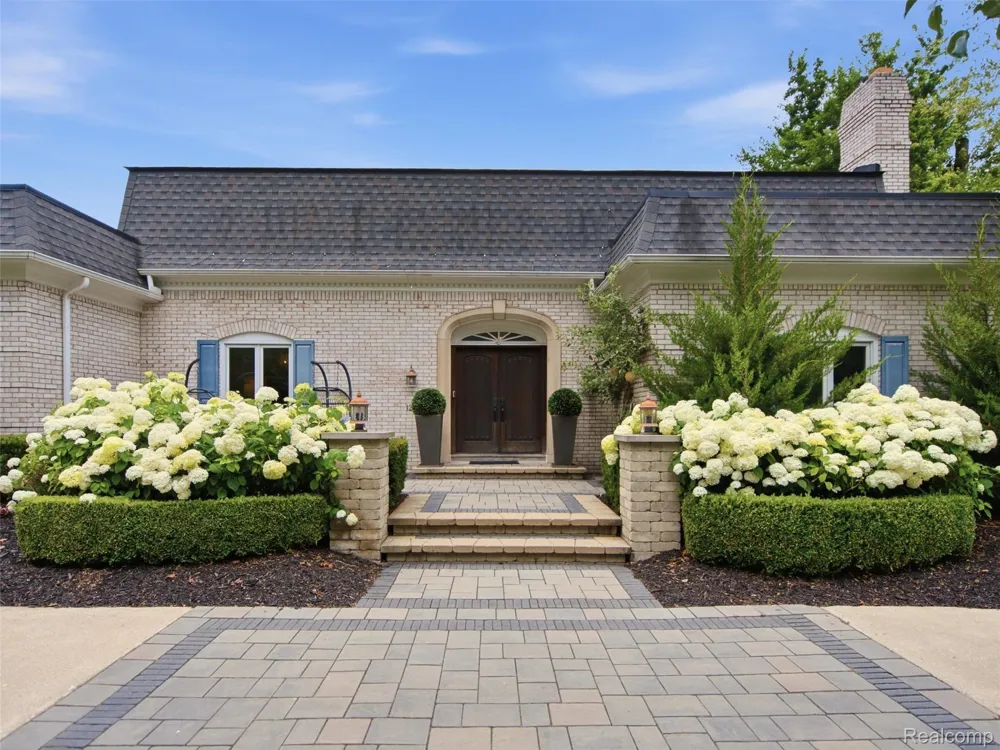 1281 Twin Maples Lane Bloomfield Hills City, MI 48301