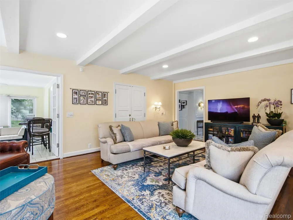 1281 Twin Maples Lane Bloomfield Hills City, MI 48301