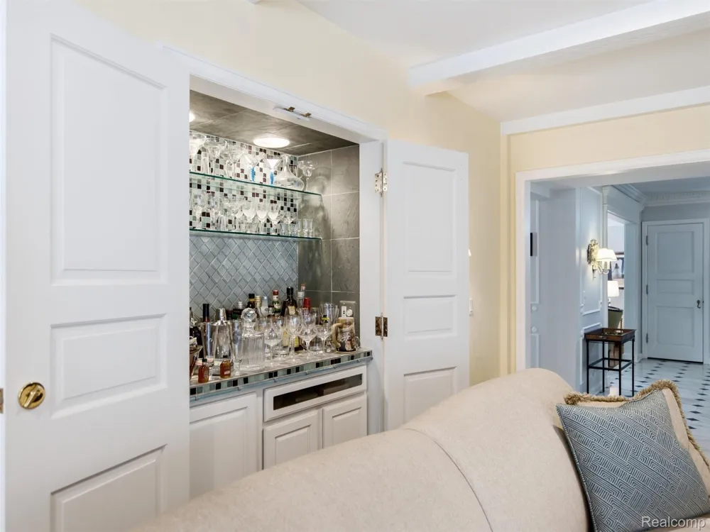 1281 Twin Maples Lane Bloomfield Hills City, MI 48301