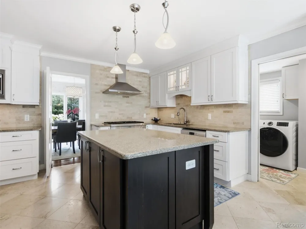 1281 Twin Maples Lane Bloomfield Hills City, MI 48301