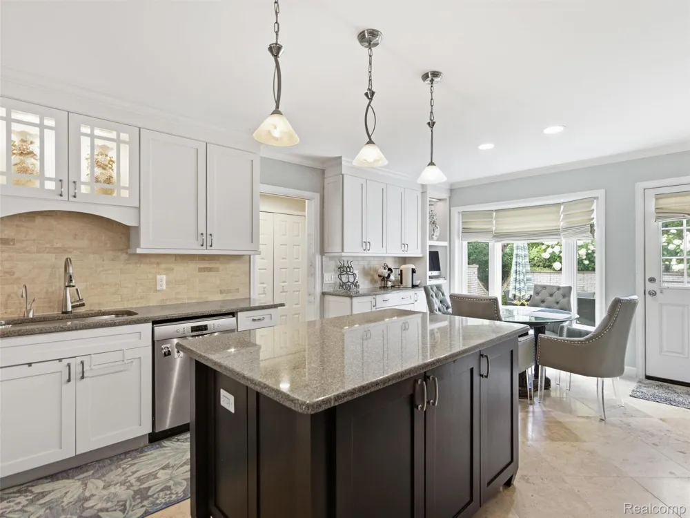 1281 Twin Maples Lane Bloomfield Hills City, MI 48301
