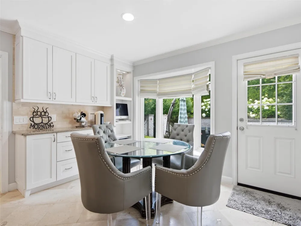 1281 Twin Maples Lane Bloomfield Hills City, MI 48301