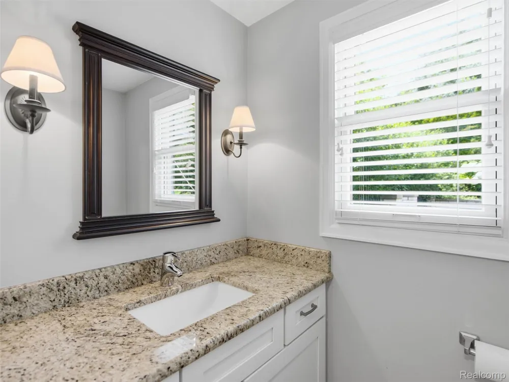 1281 Twin Maples Lane Bloomfield Hills City, MI 48301